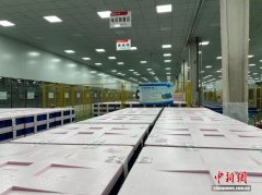 甘肃临泽戈壁荒滩向“芯”